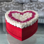 Kırmızı Kalp Kutu İçinde Beyaz Pembe Güller
